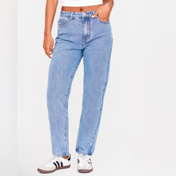 NWT PRETTYLITTLETHING MID BLUE WASH HIGH WAIST MOM JEANS - Picture 1 of 7